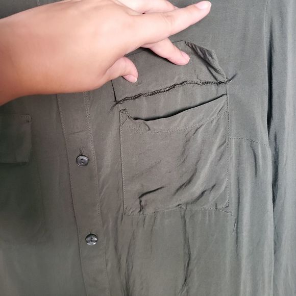 A.n.a Green button up top xs - Picture 5 of 12
